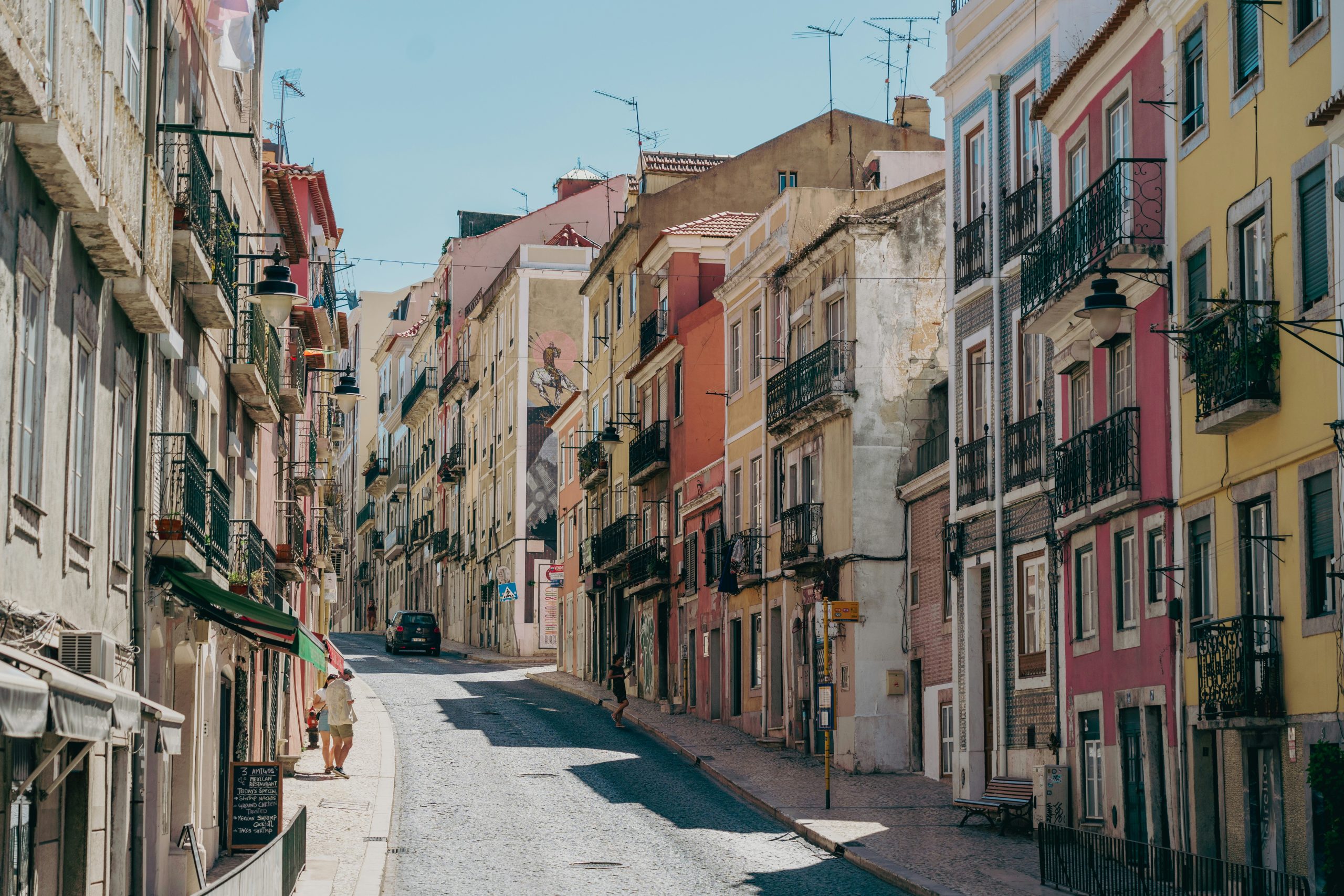 https://cinqetoiles.pt/wp-content/uploads/2025/09/freguesia-de-estrela-BxeMHwUqzwo-unsplash-scaled.jpg