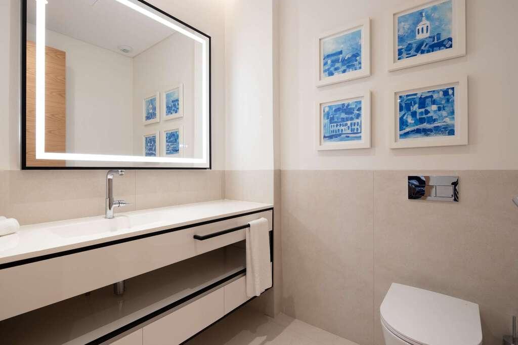 Hyatt Regency 7