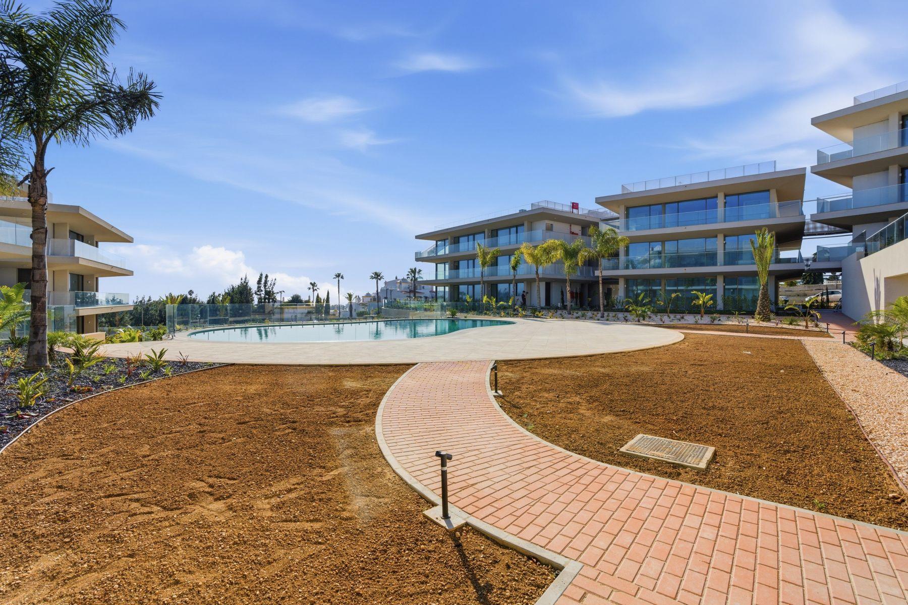 Nomad Bay 10