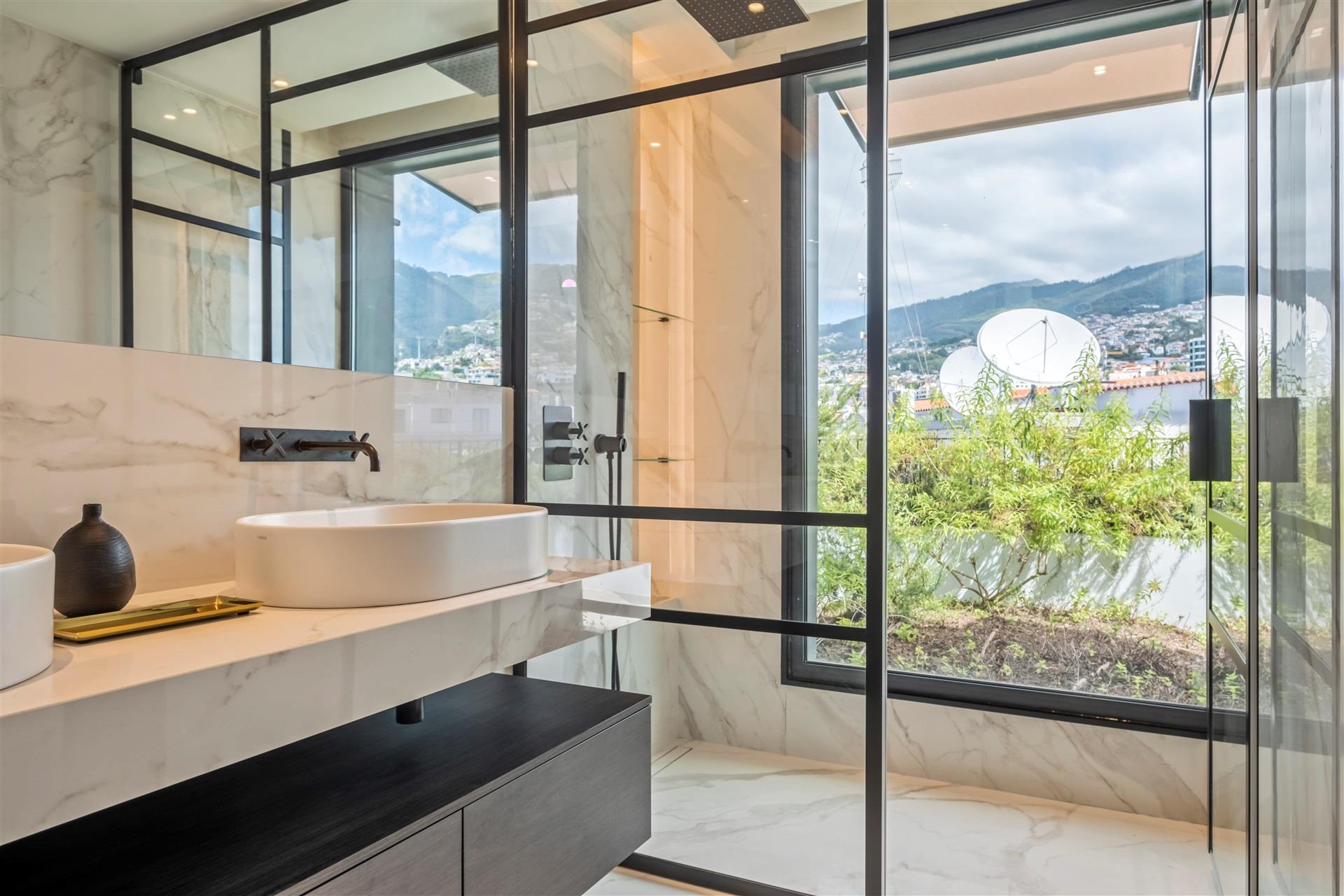 Savoy Residence Insular 170
