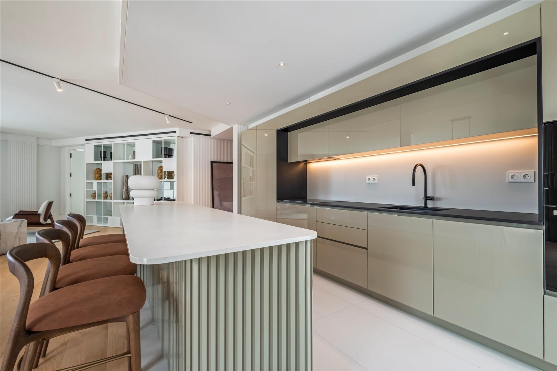 Savoy Residence Insular 186