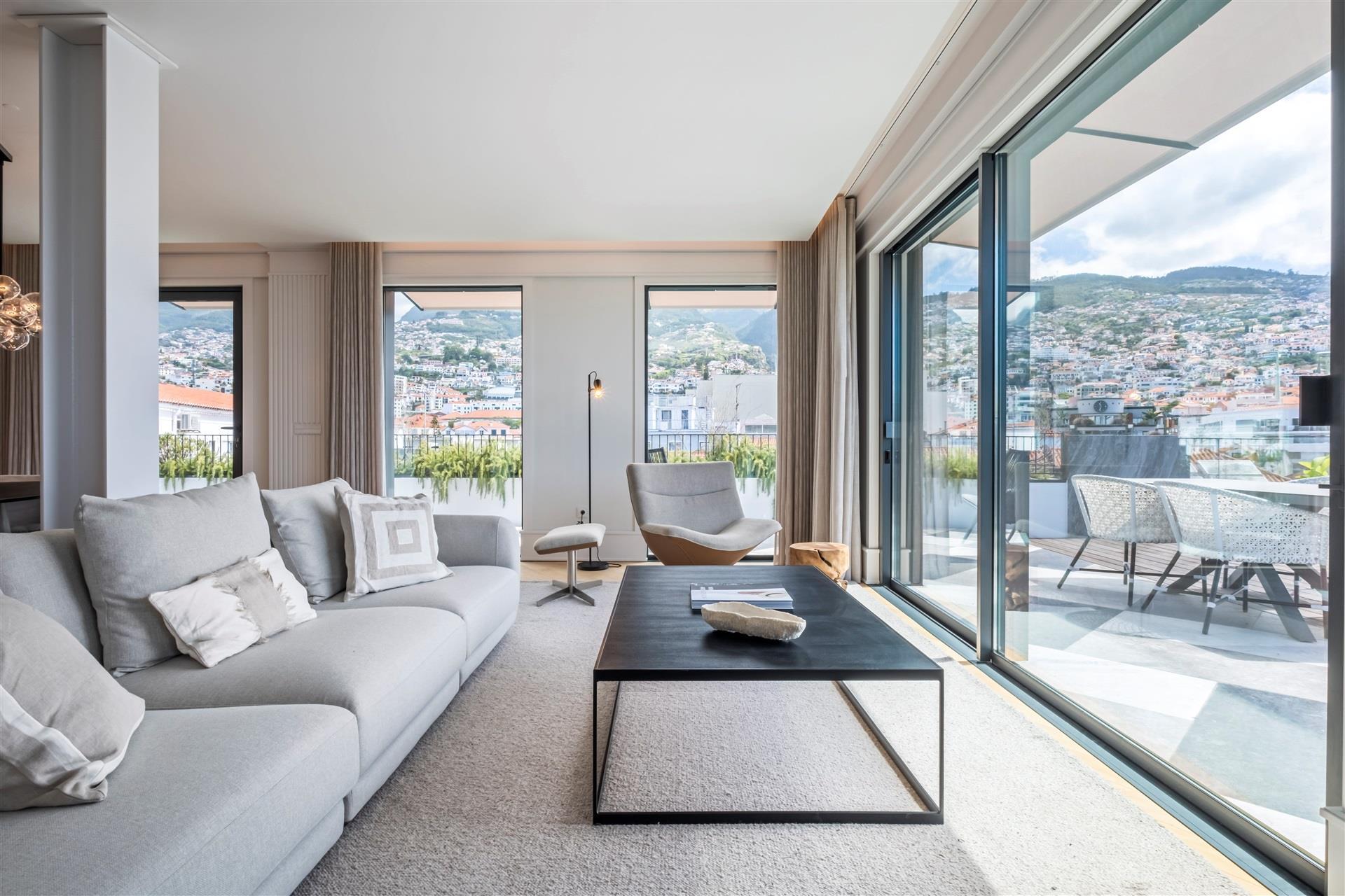 Savoy Residence Insular 198