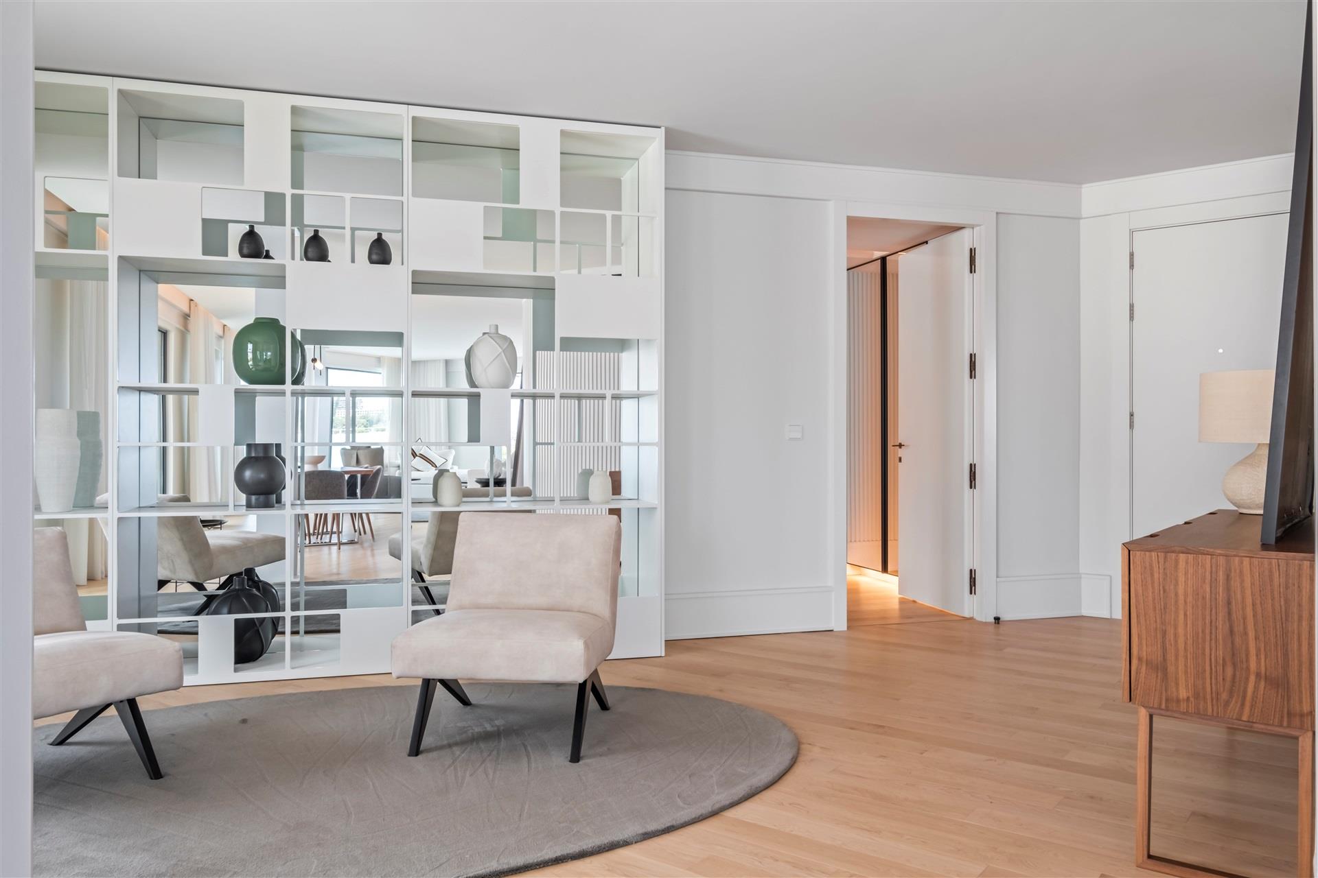 Savoy Residence Insular 228