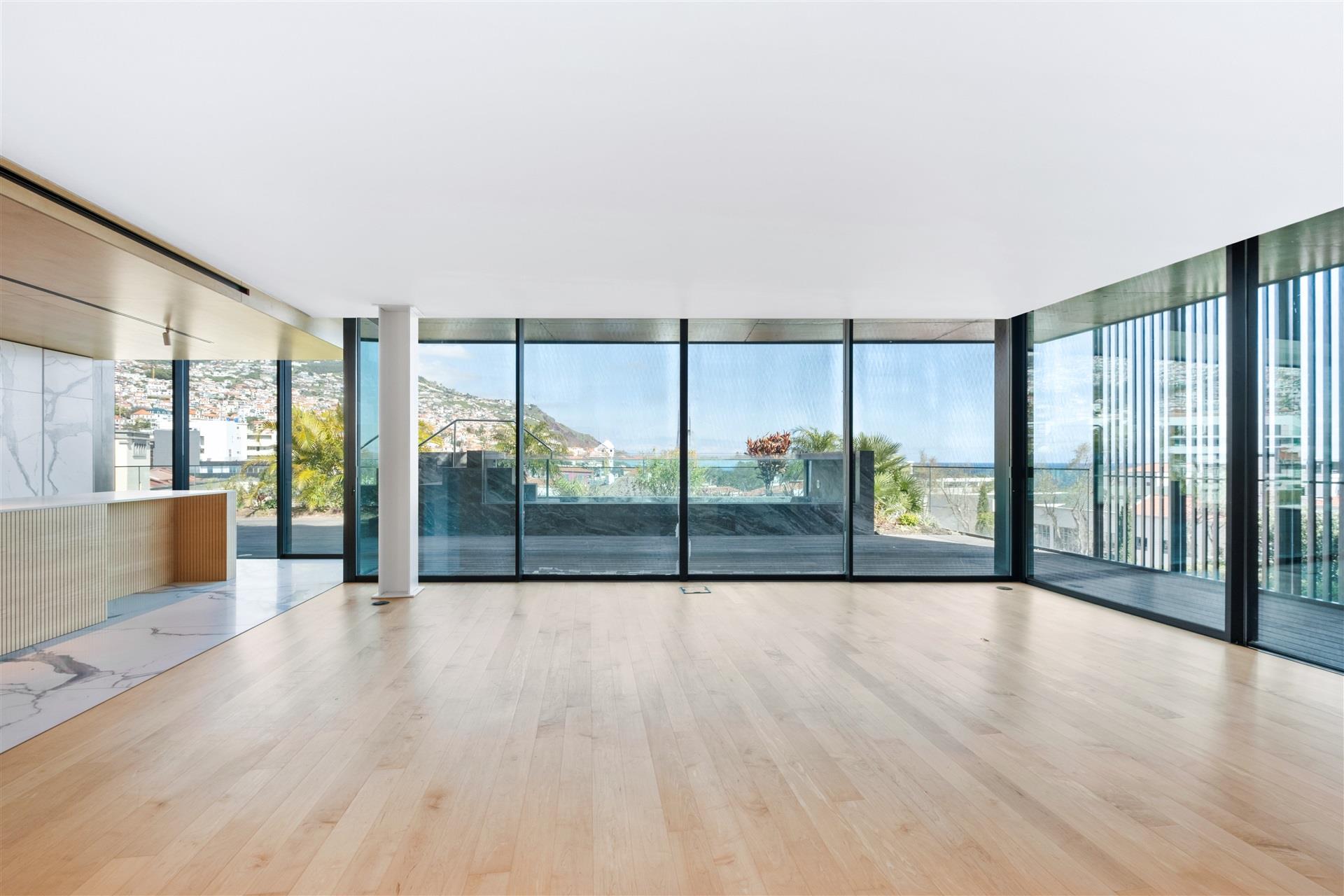 Savoy Residence Insular 67