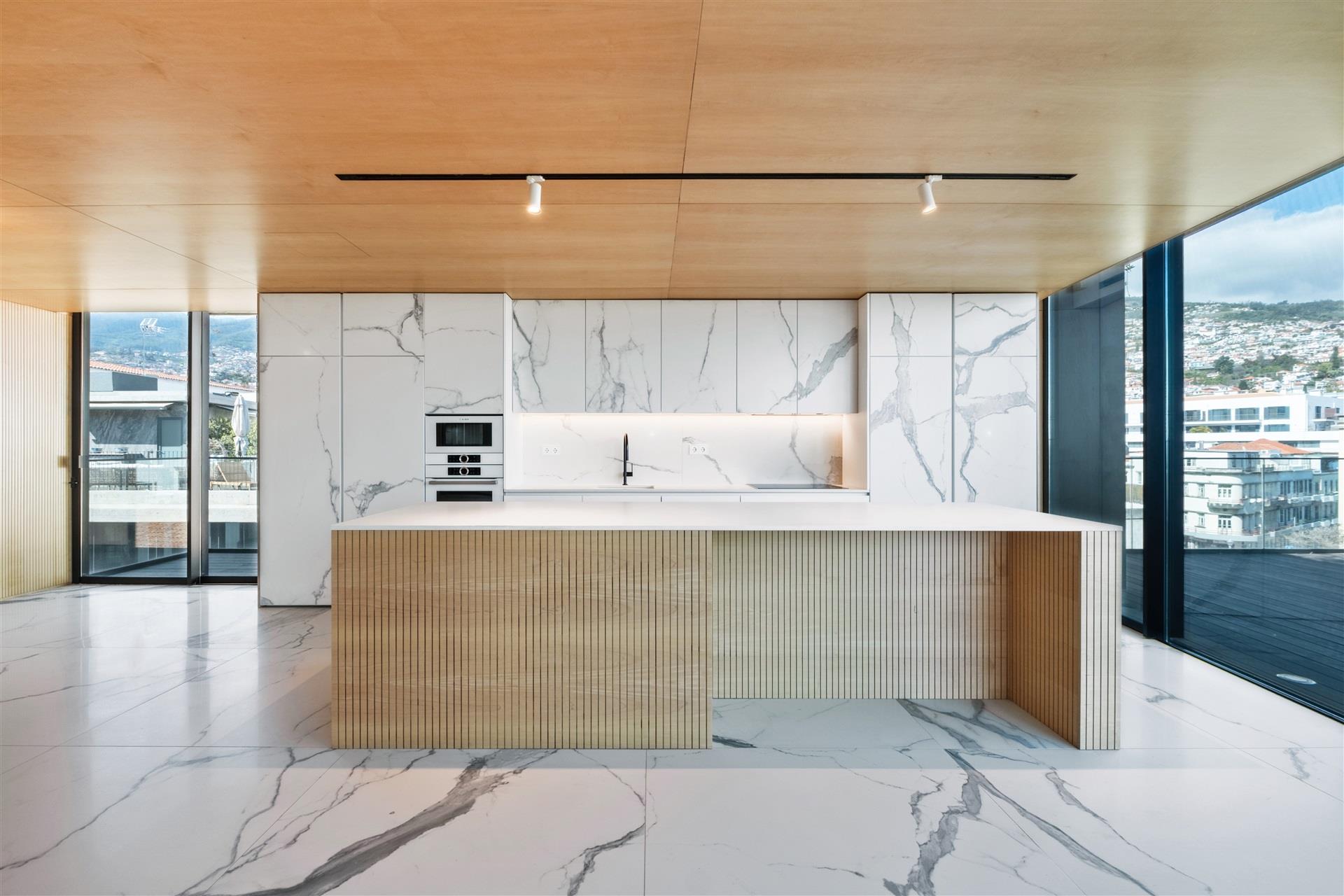 Savoy Residence Insular 76