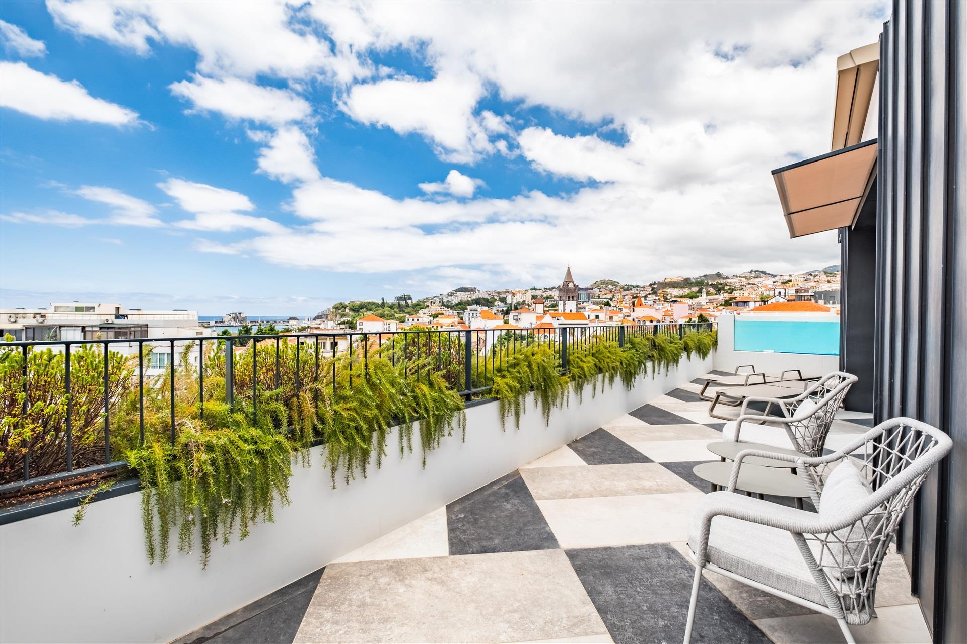Savoy Residence Insular 82
